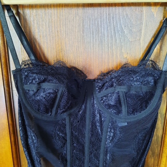 NWOT Dealmore Black Sheer Lace Underwire Structured Corset Bra Size Small - Picture 5 of 12